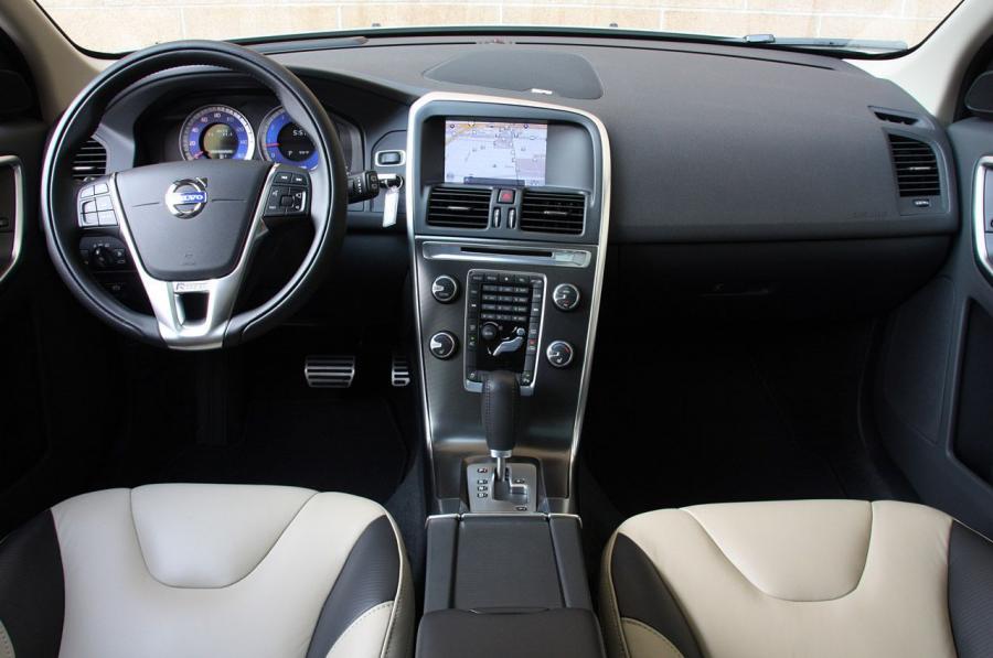  Volvo XC60 R-Design 2012 года  (фото 35 из 90)